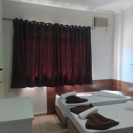 Pousada Quarto Familiar Com Ar,Frigobar,Wi Fi, Garagem Aparecida  Exterior photo