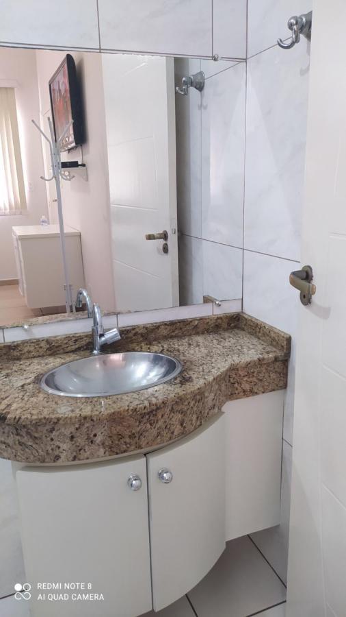 Pousada Quarto Familiar Com Ar,Frigobar,Wi Fi, Garagem Aparecida  Exterior photo